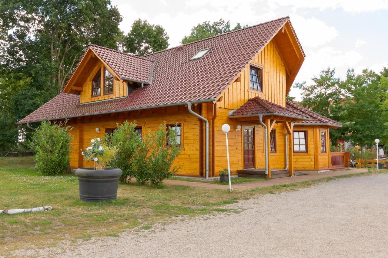 Hotel & Restaurant Wilder Eber Еберсвальде-Фінов Екстер'єр фото