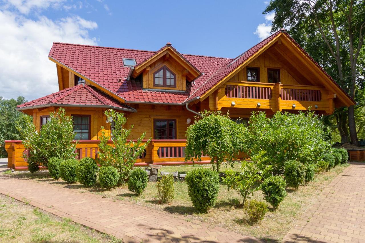 Hotel & Restaurant Wilder Eber Еберсвальде-Фінов Екстер'єр фото